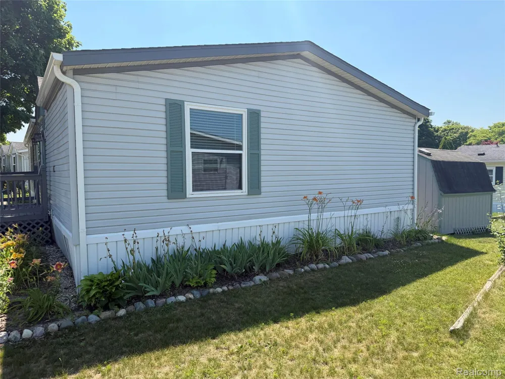 2500 Mann Road Clarkston City, MI 48346