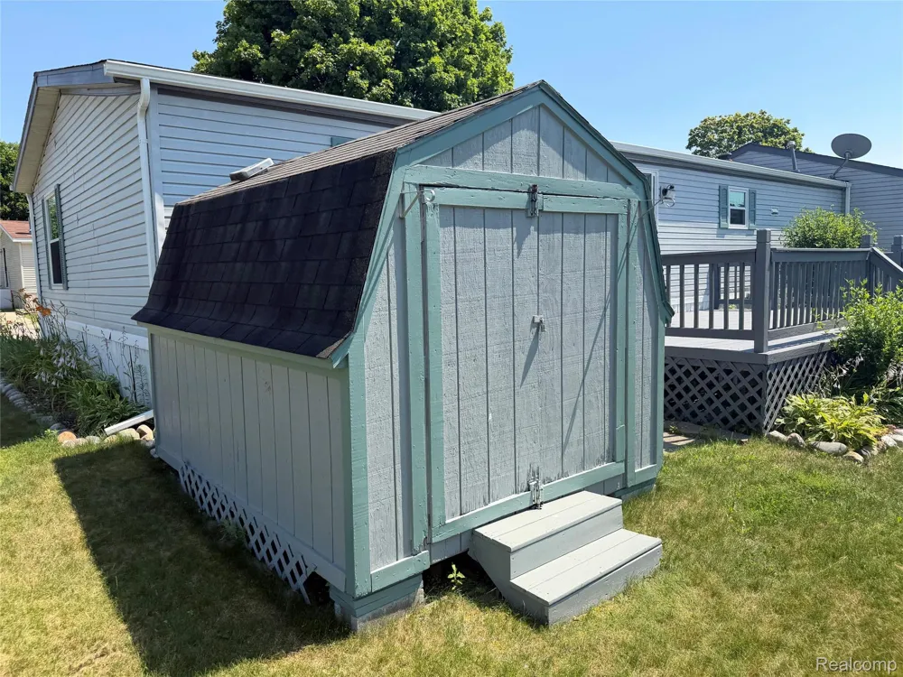 2500 Mann Road Clarkston City, MI 48346