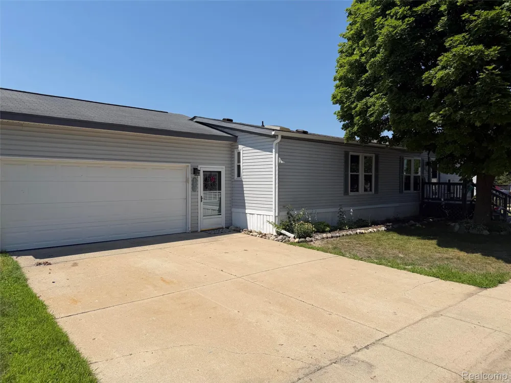 2500 Mann Road Clarkston City, MI 48346