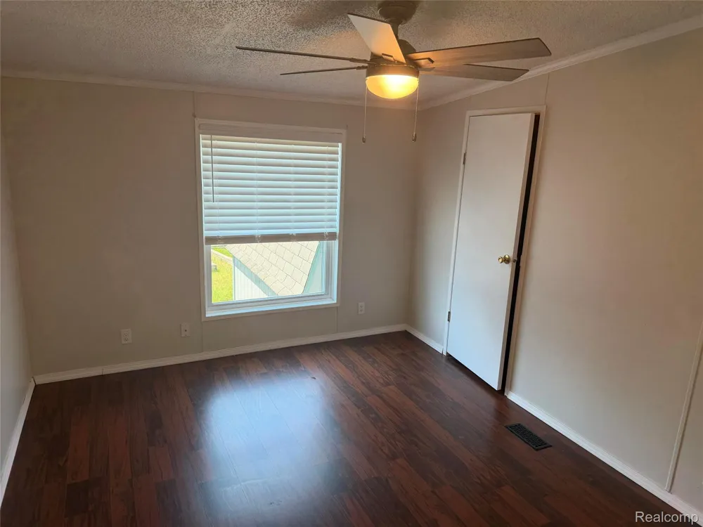 2500 Mann Road Clarkston City, MI 48346