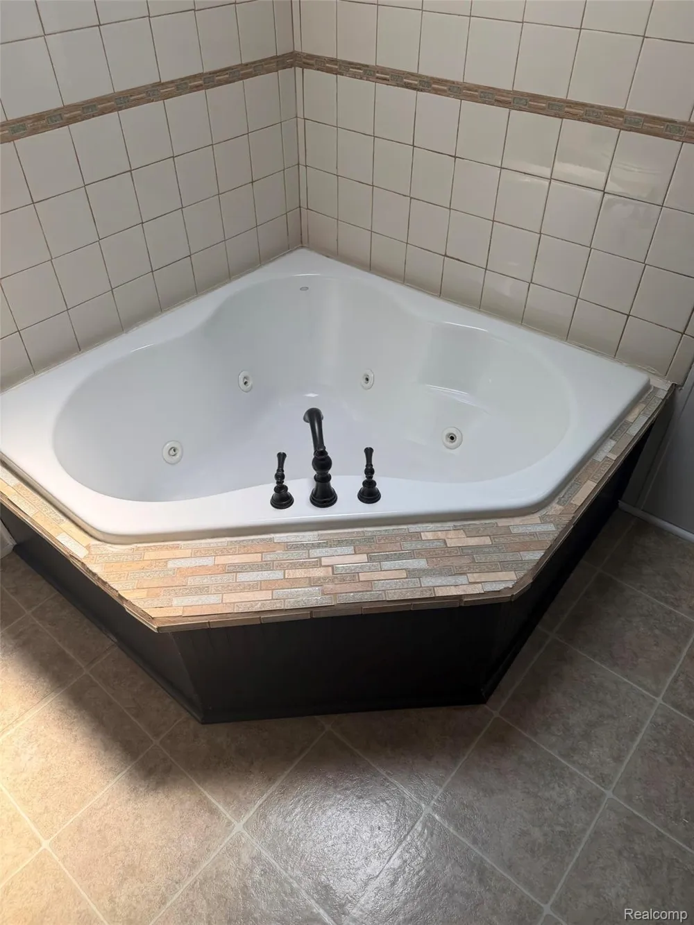 2500 Mann Road Clarkston City, MI 48346
