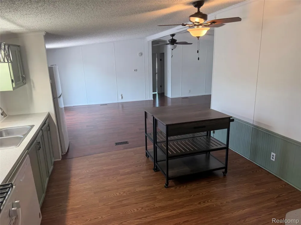 2500 Mann Road Clarkston City, MI 48346