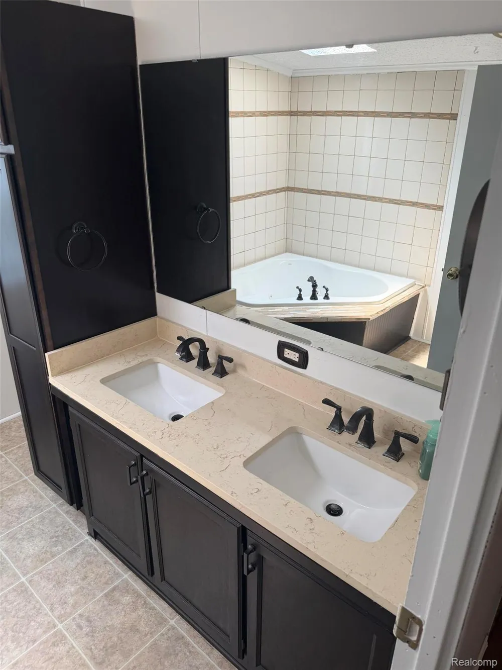 2500 Mann Road Clarkston City, MI 48346