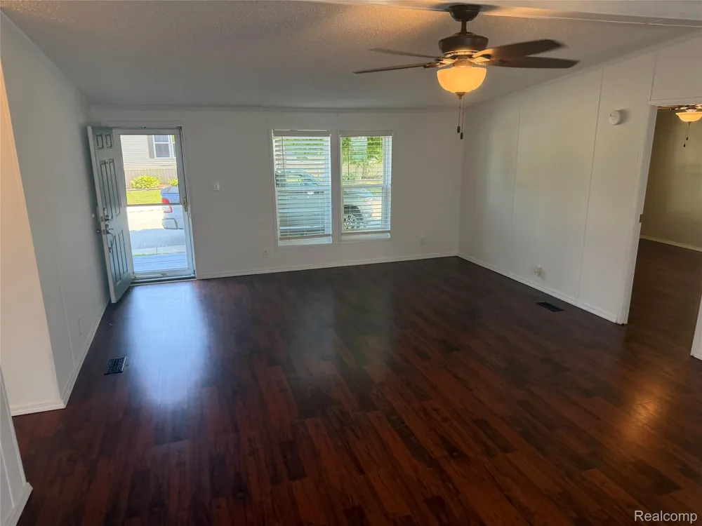 2500 Mann Road Clarkston City, MI 48346
