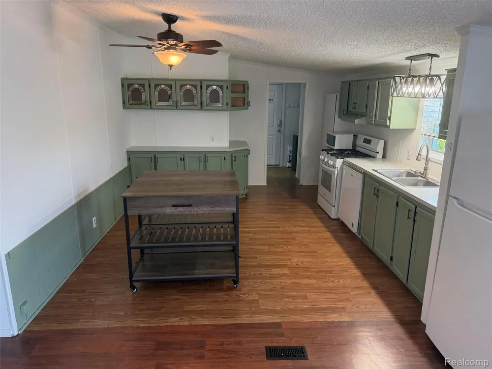 2500 Mann Road Clarkston City, MI 48346