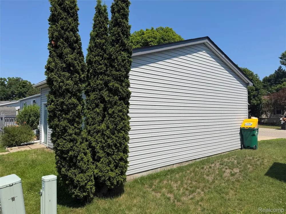 2500 Mann Road Clarkston City, MI 48346