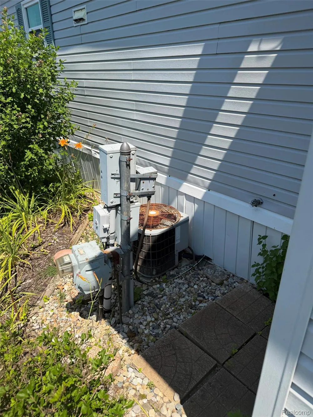 2500 Mann Road Clarkston City, MI 48346