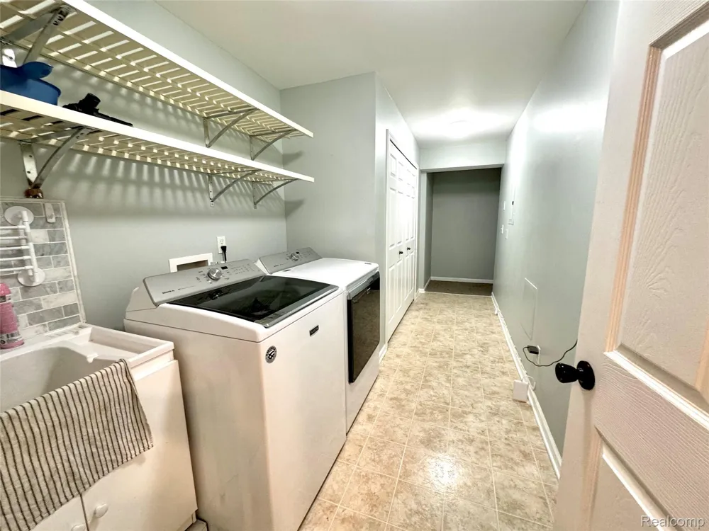 24208 Chesapeake Circle Commerce Charter Township, MI 48390