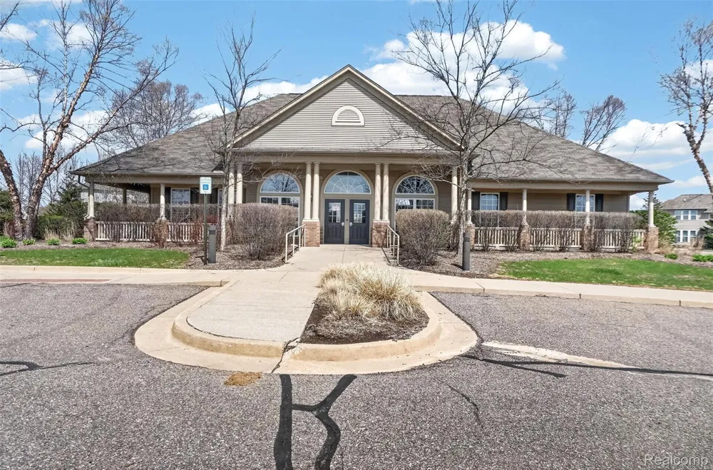 59371 Peters Barn Drive Lyon Charter Township, MI 48178