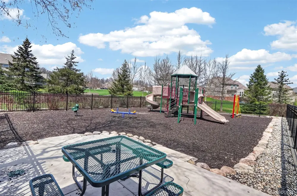 59371 Peters Barn Drive Lyon Charter Township, MI 48178
