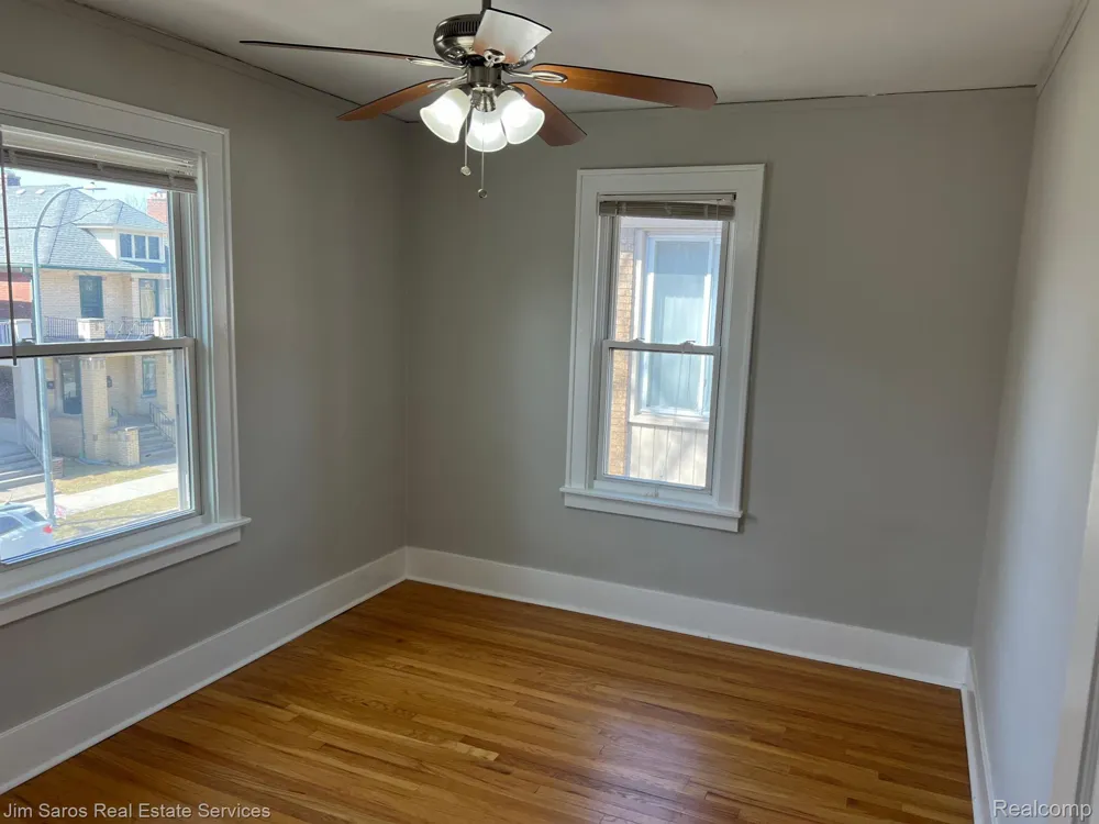 900 Nottingham #2 Grosse Pointe Park City, MI 48230