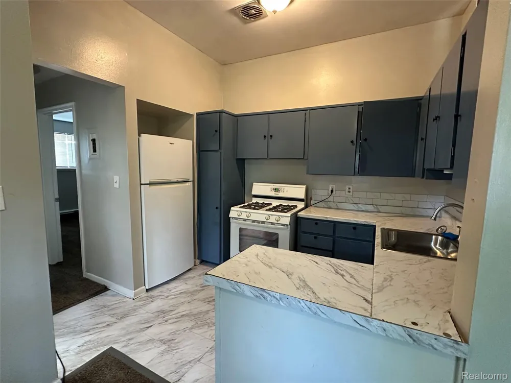 17274 Bentler Street Detroit City, MI 48219