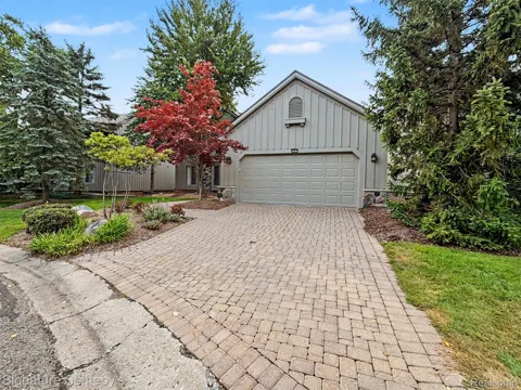 6983 Daventry Woods Drive