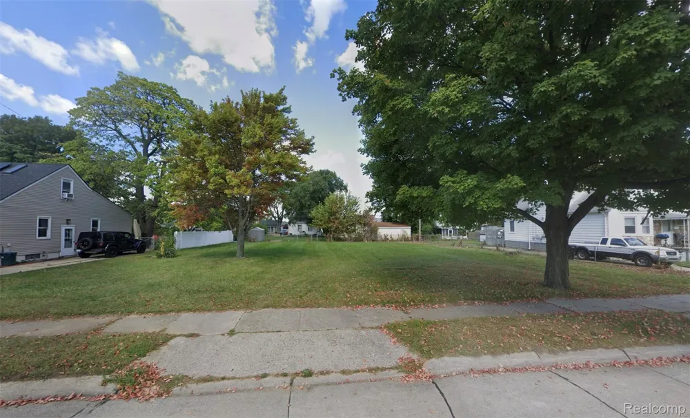 19025 Connecticut Street Roseville City, MI 48066