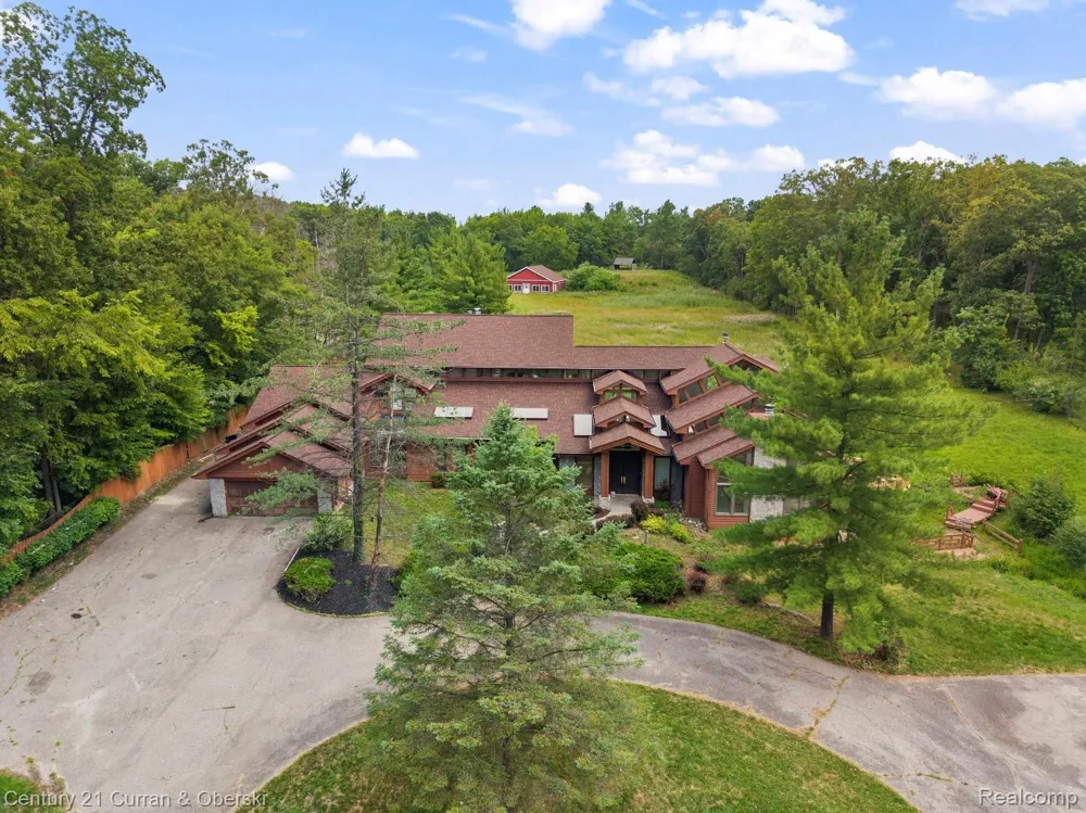8785 Warren Road Superior Charter Township, MI 48170