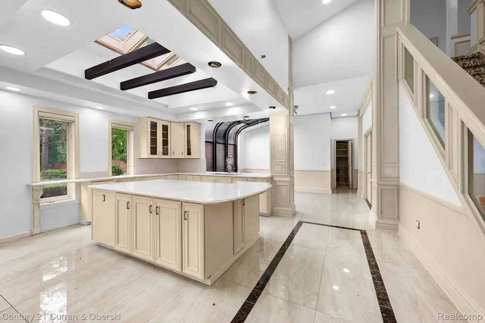 8785 Warren Road Superior Charter Township, MI 48170