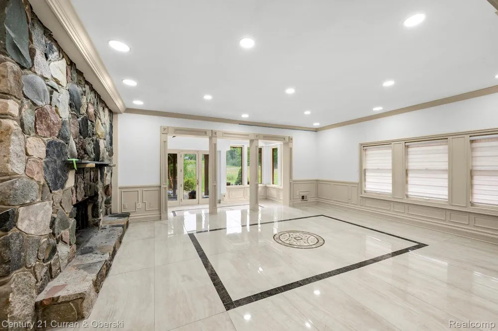8785 Warren Road Superior Charter Township, MI 48170