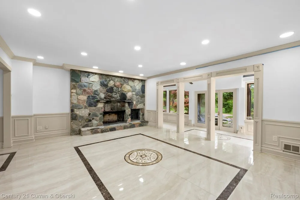 8785 Warren Road Superior Charter Township, MI 48170
