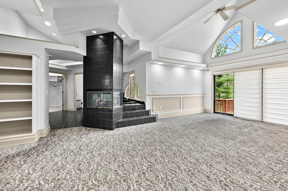 8785 Warren Road Superior Charter Township, MI 48170