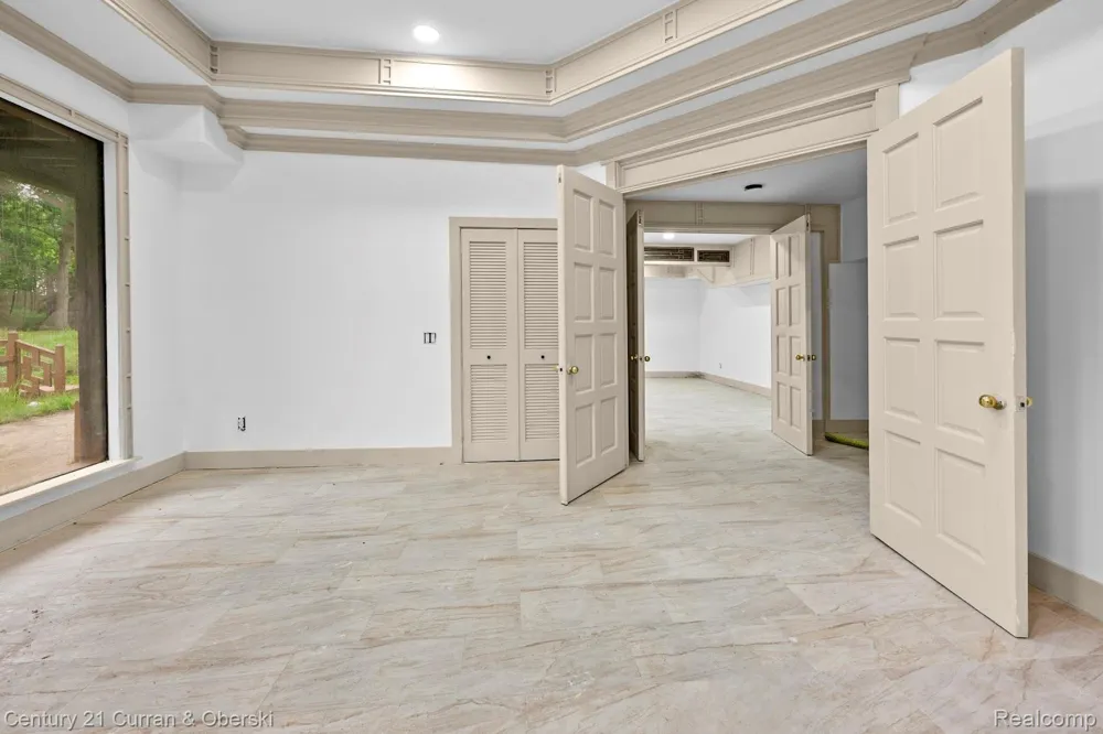 8785 Warren Road Superior Charter Township, MI 48170