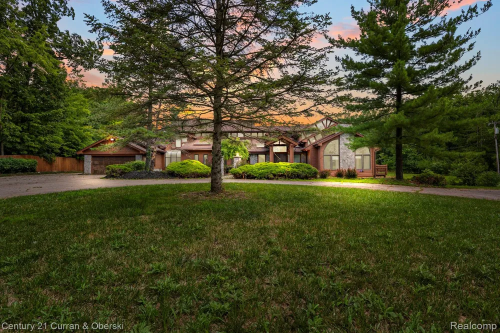 8785 Warren Road Superior Charter Township, MI 48170