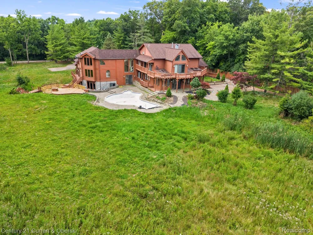 8785 Warren Road Superior Charter Township, MI 48170