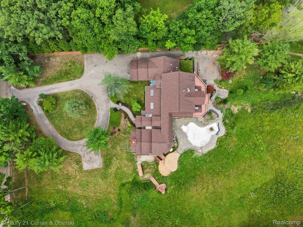 8785 Warren Road Superior Charter Township, MI 48170