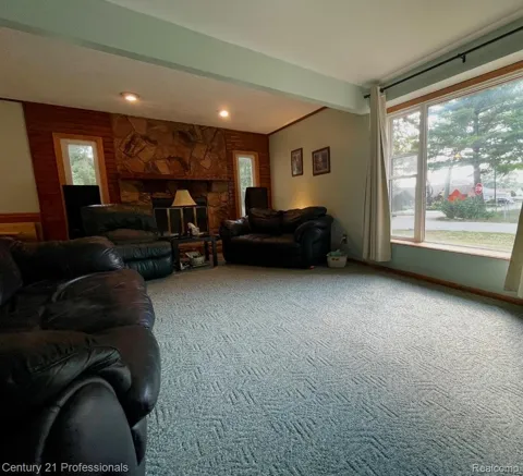 2903 Lake Angelus Road W