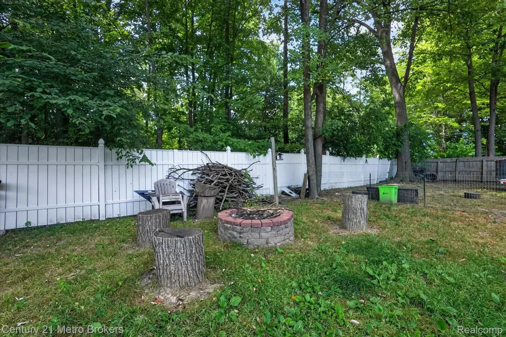 3047 Courtesy Drive Genesee Charter Township, MI 48506