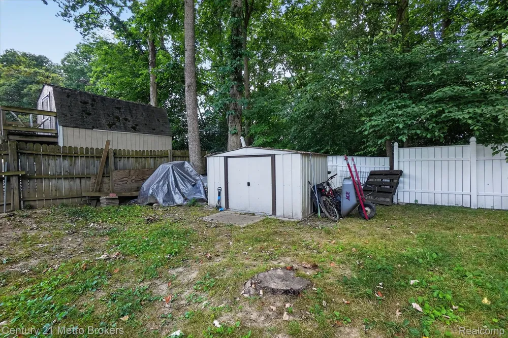 3047 Courtesy Drive Genesee Charter Township, MI 48506