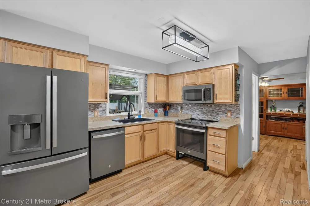 3047 Courtesy Drive Genesee Charter Township, MI 48506