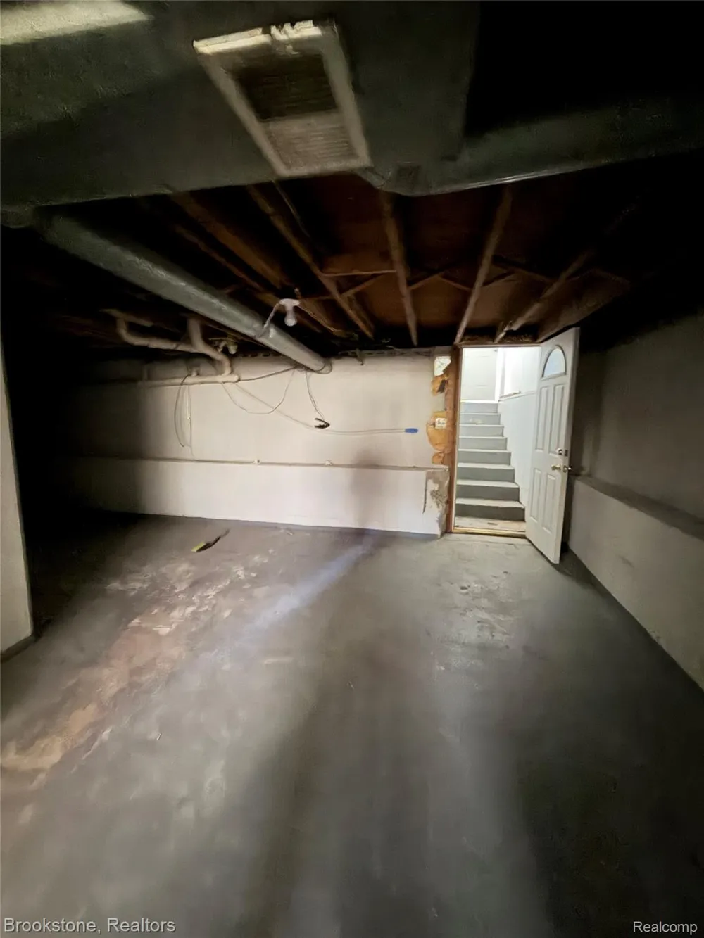 29 W Rutgers Avenue Pontiac City, MI 48340