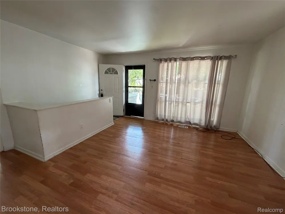 29 W Rutgers Avenue Pontiac City, MI 48340