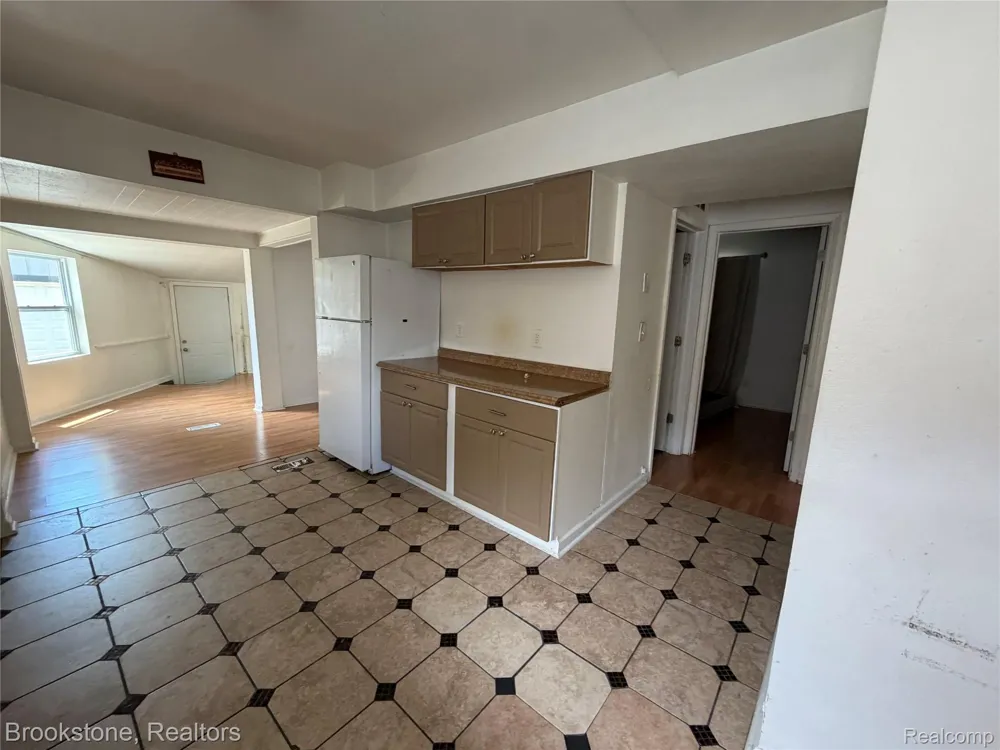 29 W Rutgers Avenue Pontiac City, MI 48340