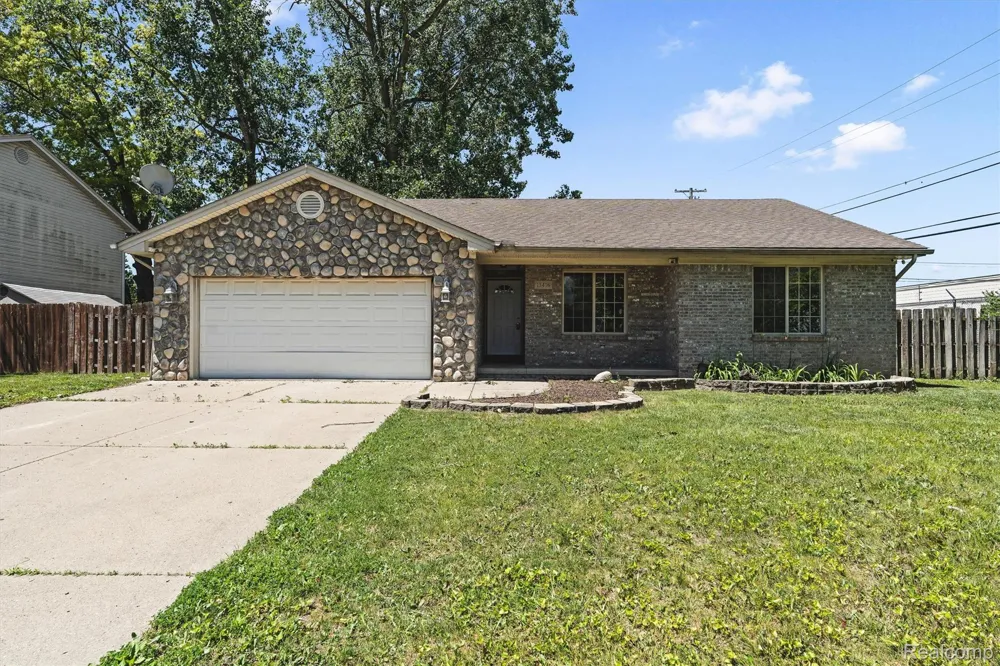 13416 McGuire Street Taylor City, MI 48180