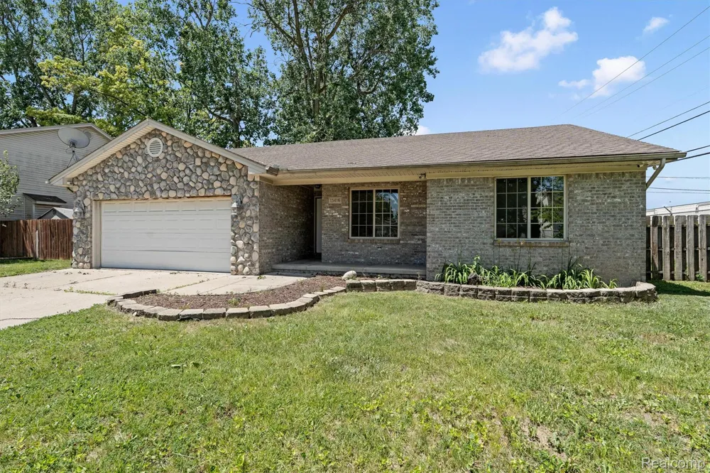 13416 McGuire Street Taylor City, MI 48180