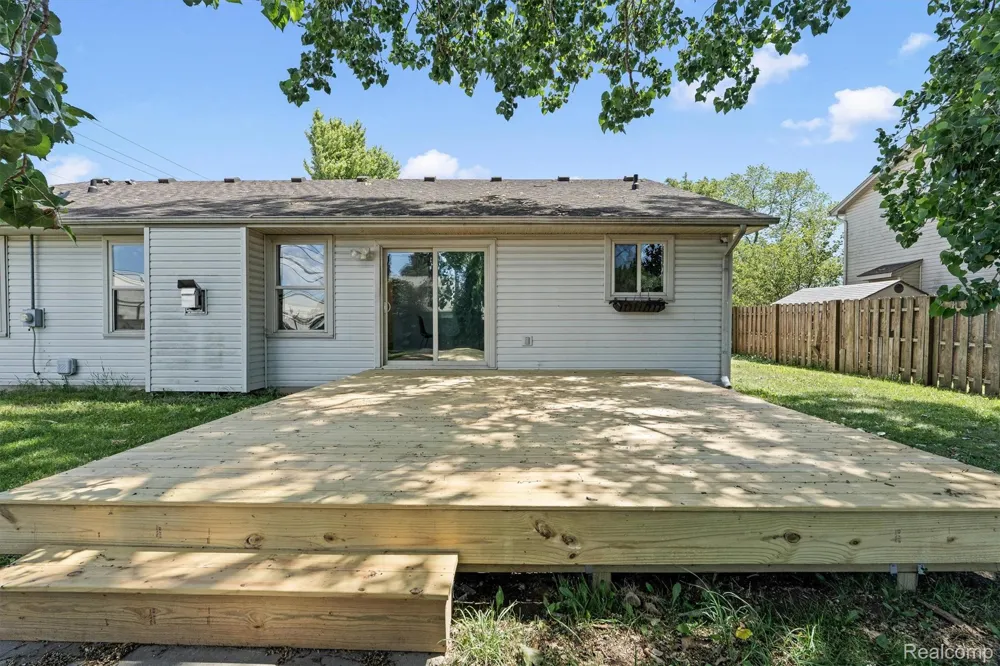 13416 McGuire Street Taylor City, MI 48180