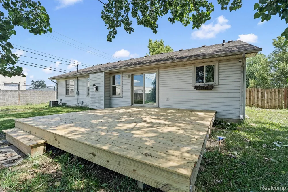 13416 McGuire Street Taylor City, MI 48180