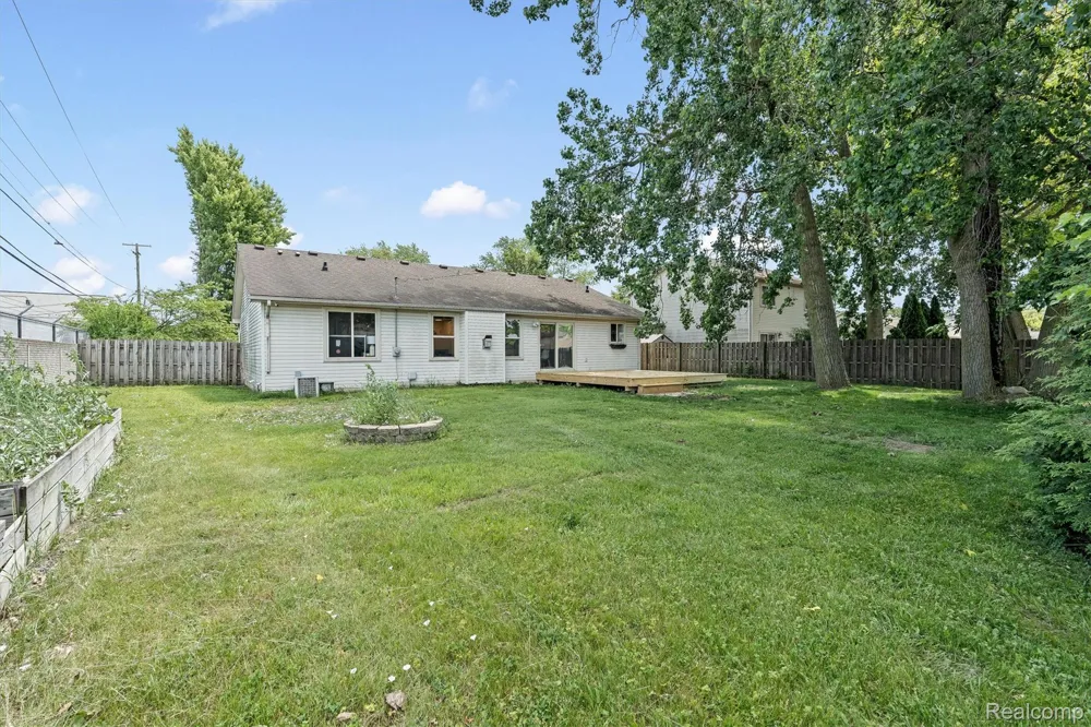 13416 McGuire Street Taylor City, MI 48180