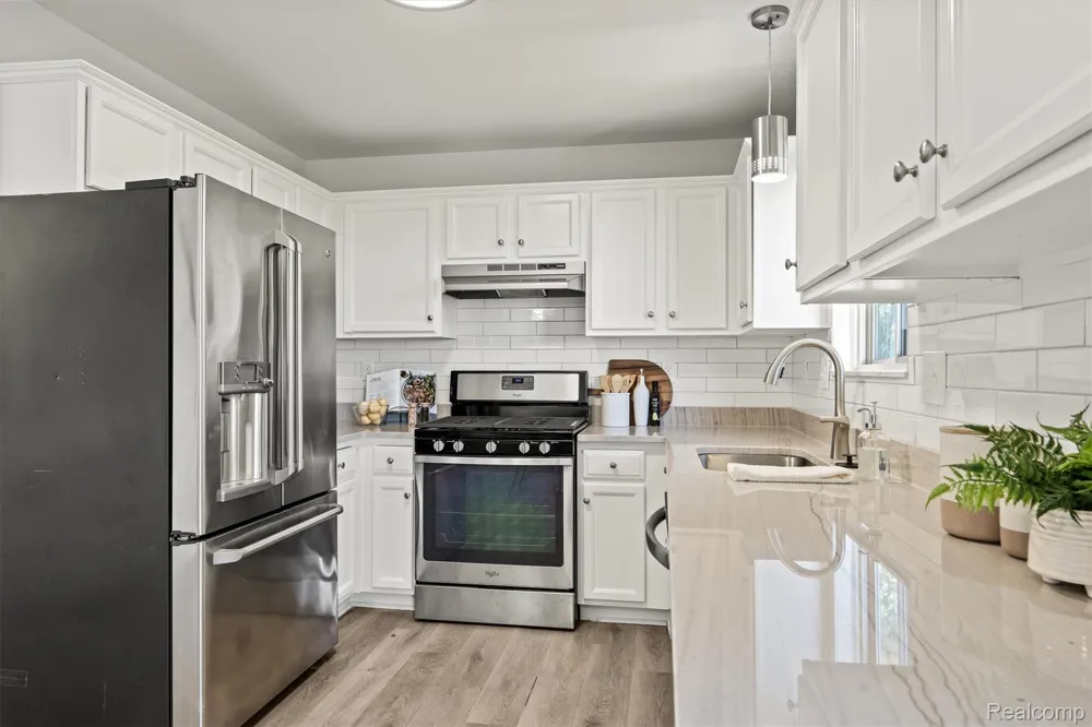 13416 McGuire Street Taylor City, MI 48180