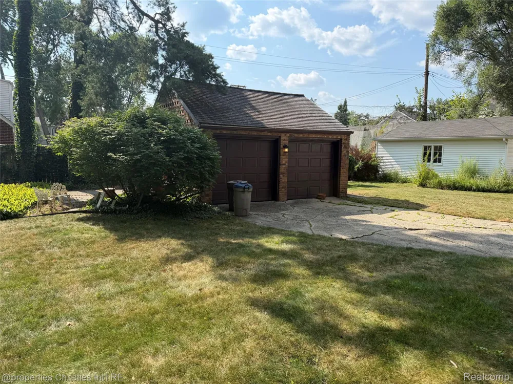 623 Coolidge Road Birmingham City, MI 48009