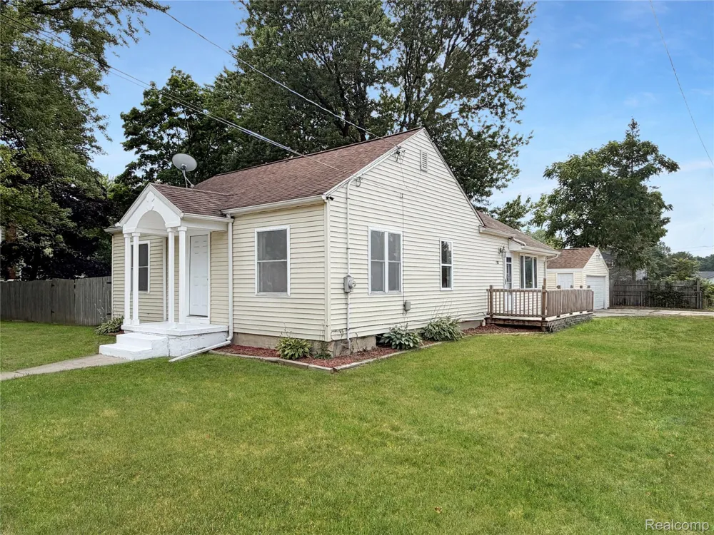 1380 Audrey Street Burton City, MI 48509