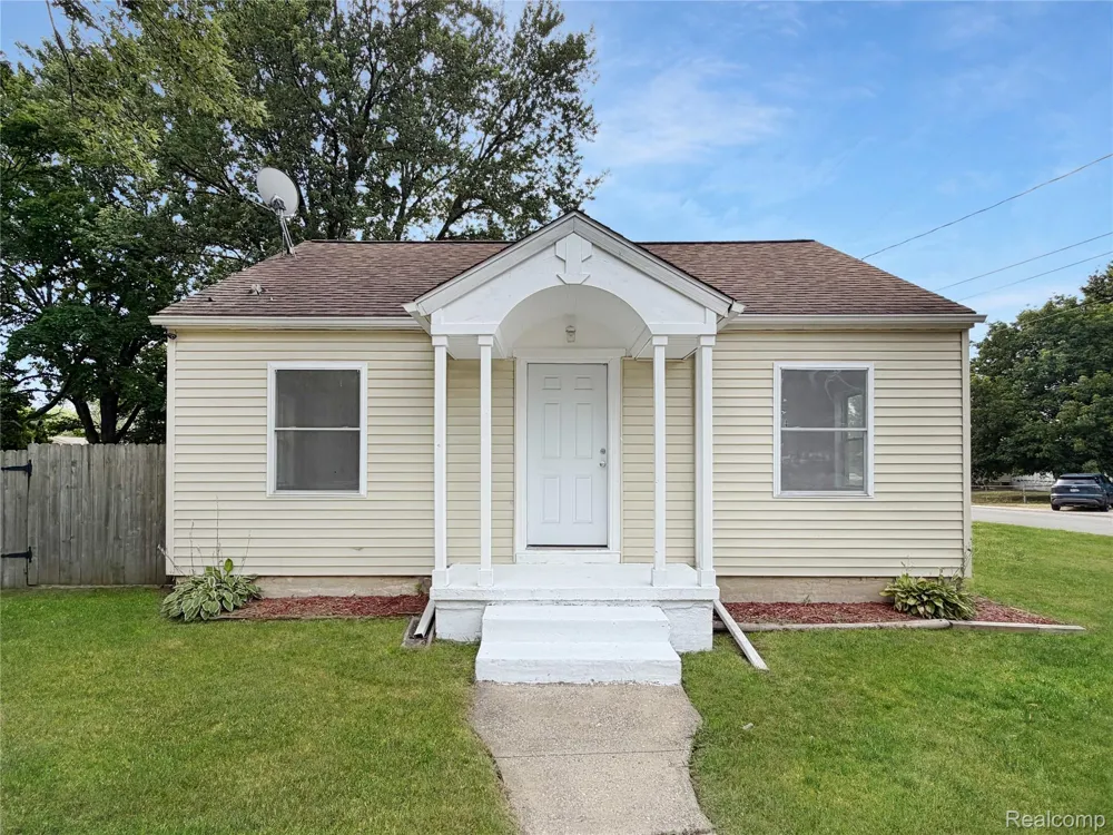 1380 Audrey Street Burton City, MI 48509