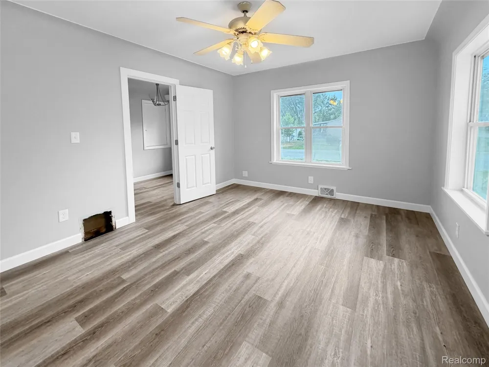 1380 Audrey Street Burton City, MI 48509