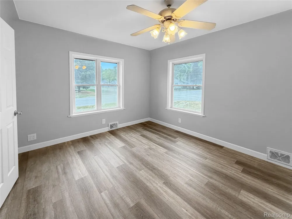 1380 Audrey Street Burton City, MI 48509