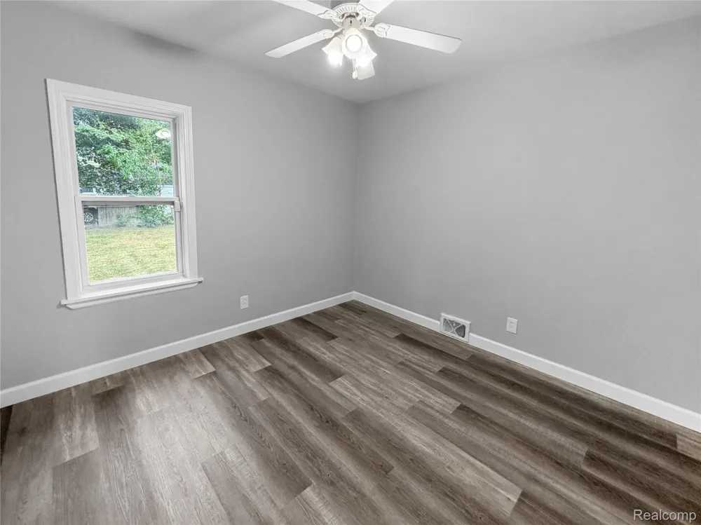 1380 Audrey Street Burton City, MI 48509