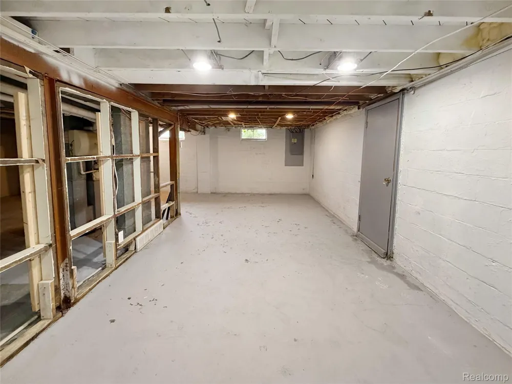 1380 Audrey Street Burton City, MI 48509