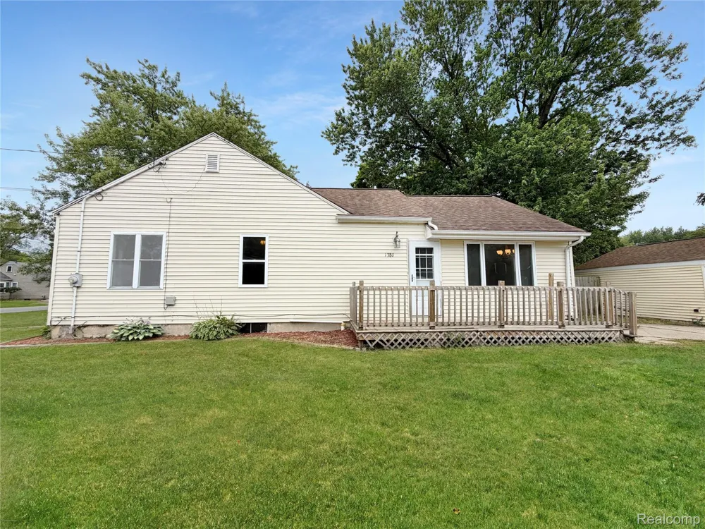 1380 Audrey Street Burton City, MI 48509