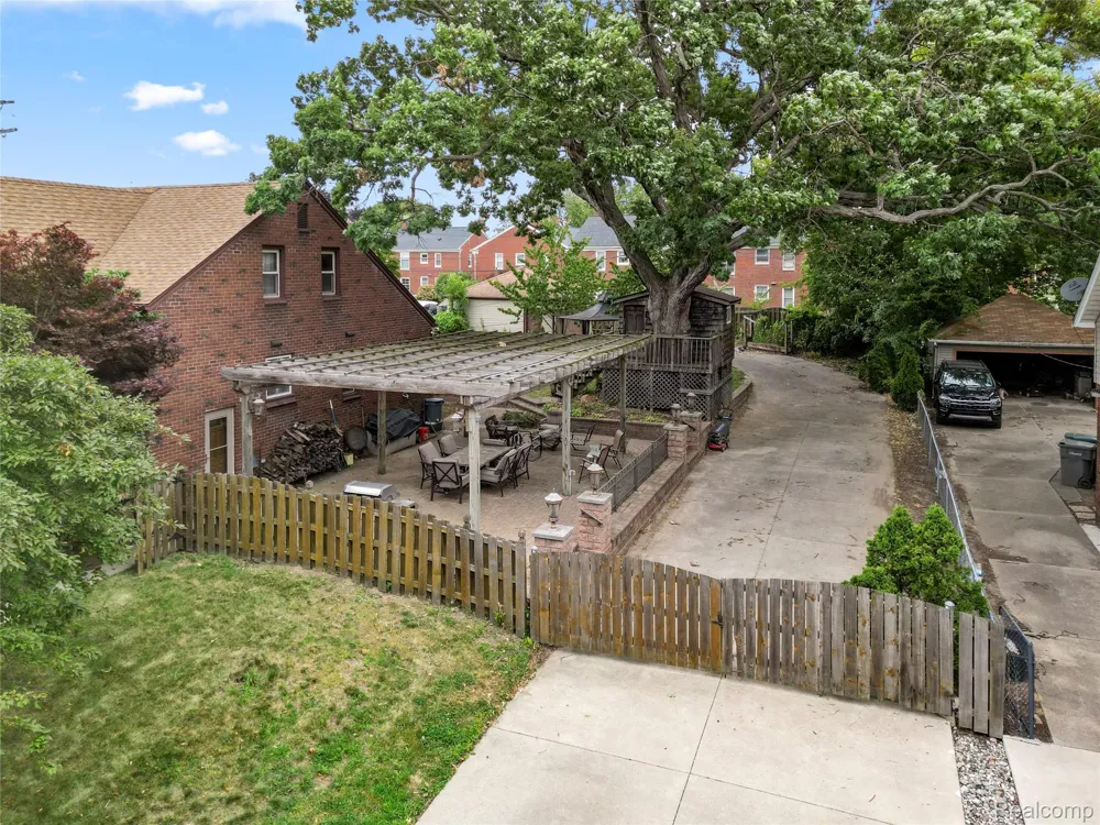 21730 Edna Street Dearborn City, MI 48124