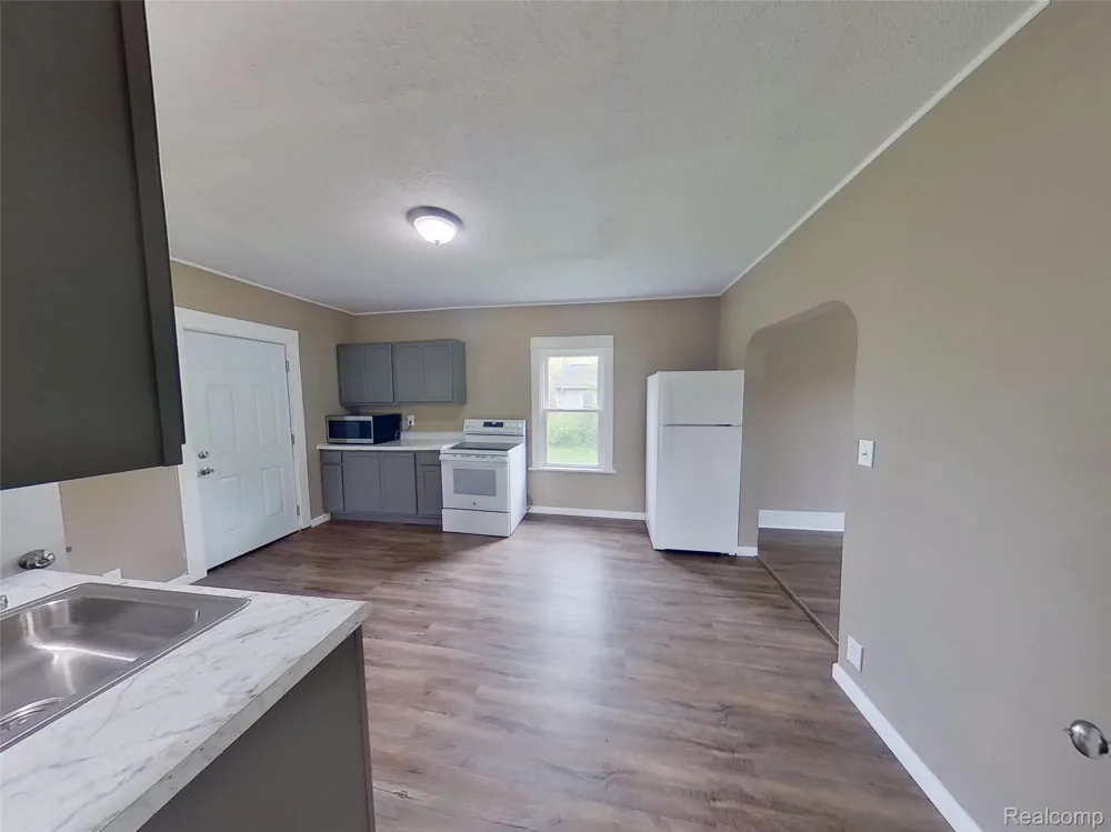 230 Almyra Avenue #Upper Monroe City, MI 48161